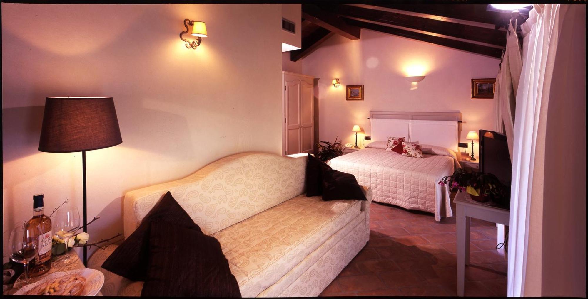 Relais Bella Rosina Pool & Spa La Cassa Habitación foto